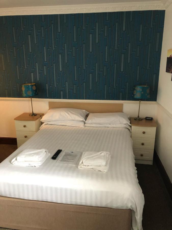 Boathouse Hotel Holyhead Exterior photo