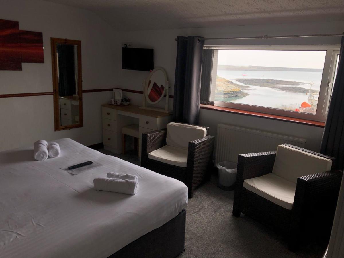 Boathouse Hotel Holyhead Exterior photo