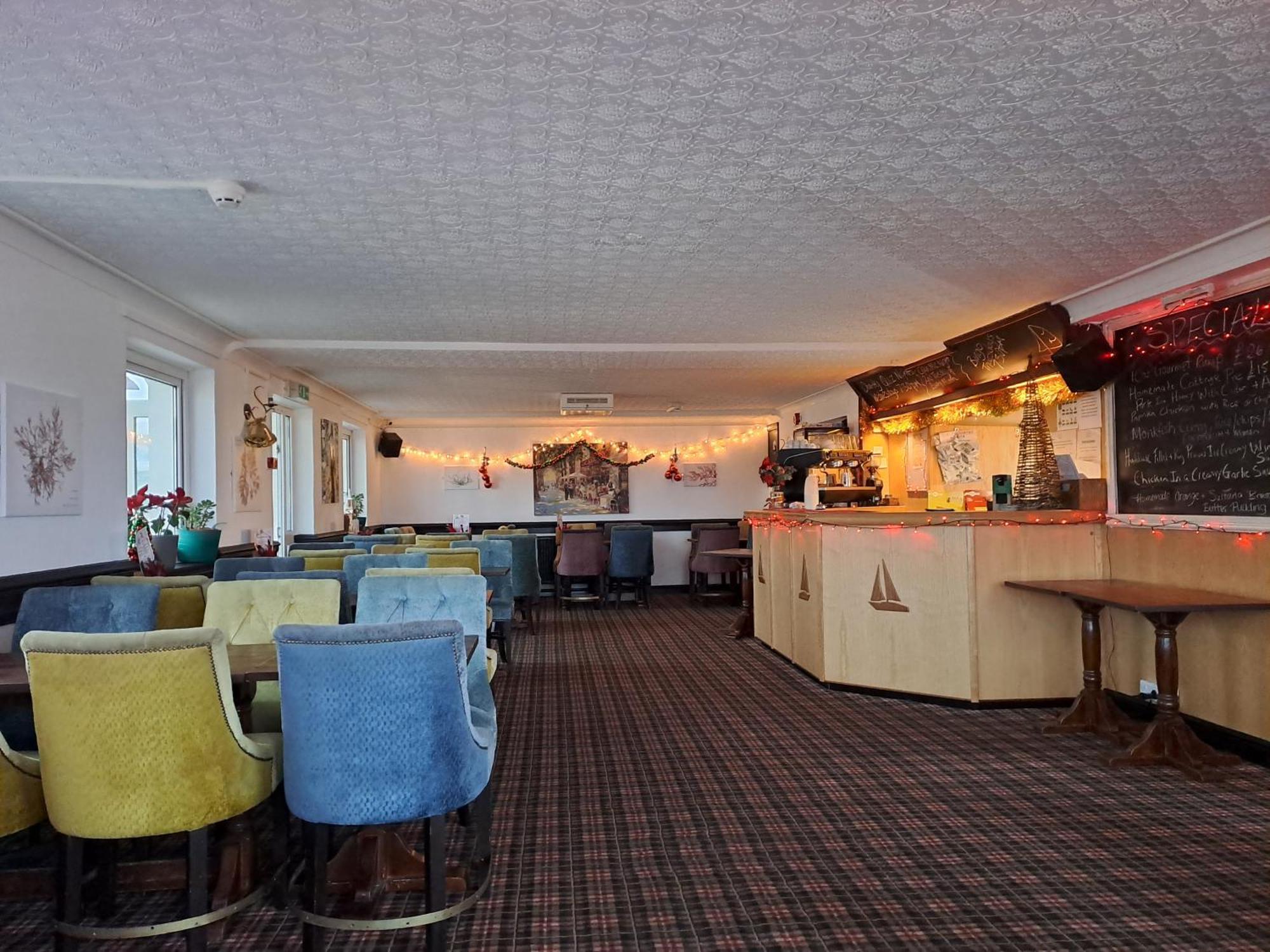 Boathouse Hotel Holyhead Exterior photo