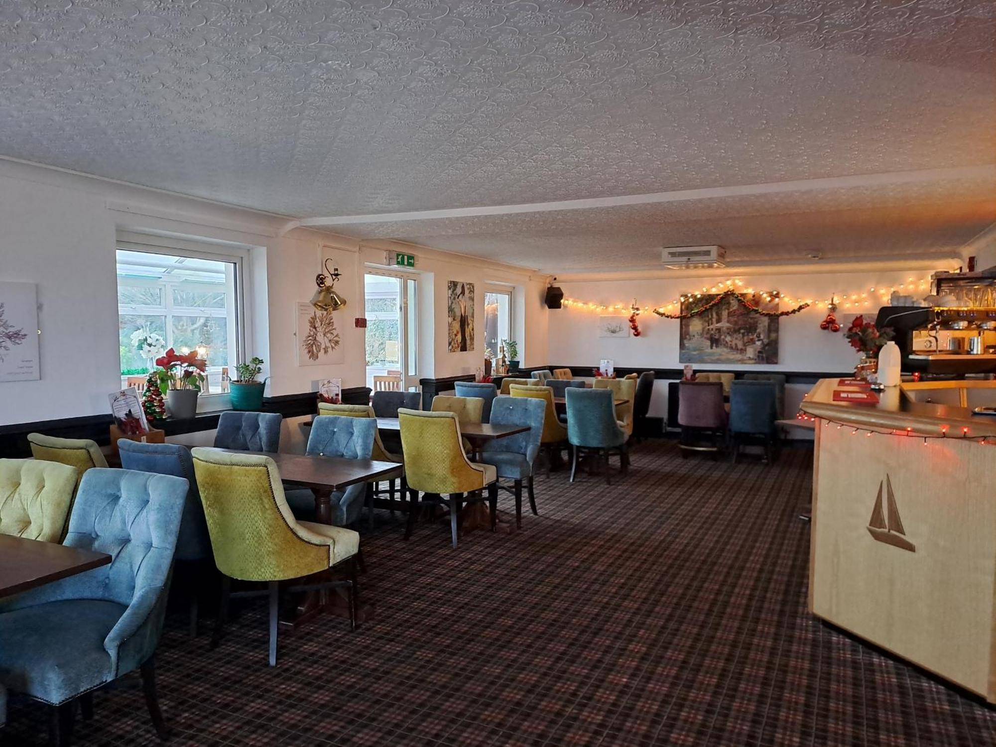 Boathouse Hotel Holyhead Exterior photo