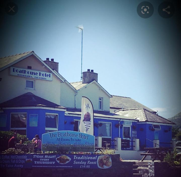 Boathouse Hotel Holyhead Exterior photo